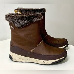 Women’s 7.5 Chaco Borealis Mink Faux Fur Trim Waterproof Leather Snow Boots